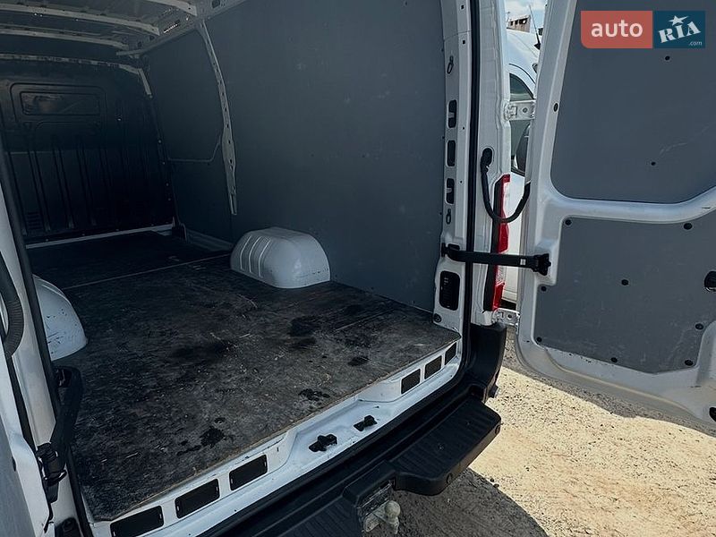 Вантажний фургон Renault Master 2020 в Львові