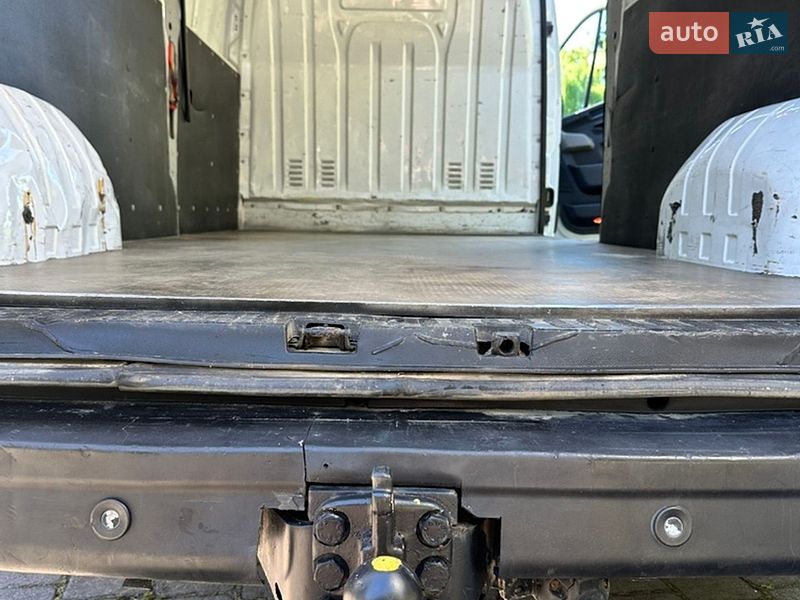 Грузовой фургон Renault Master 2010 в Ивано-Франковске
