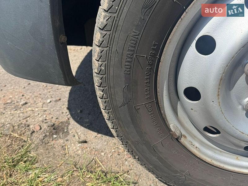 Грузовой фургон Renault Master 2006 в Прилуках