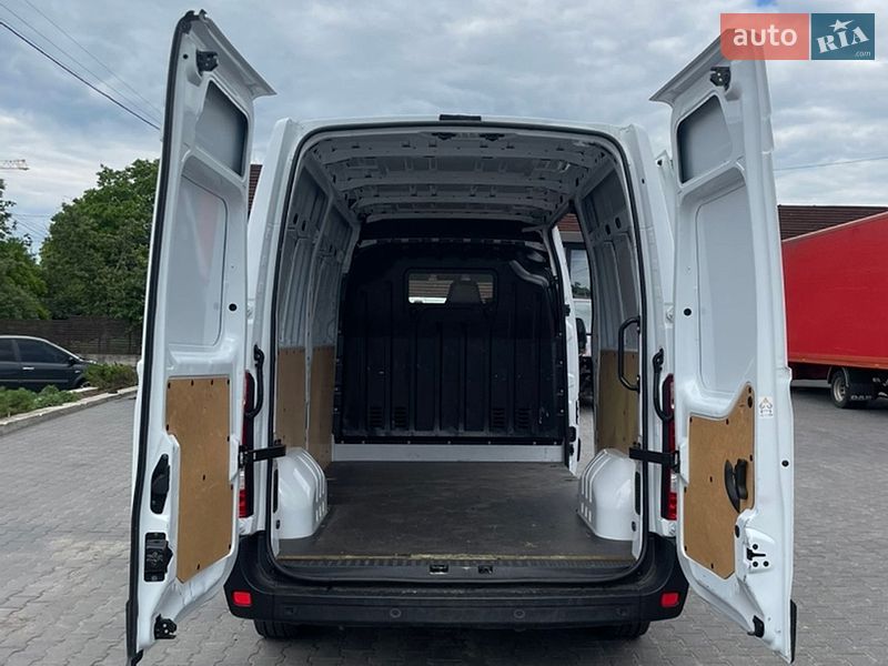 Грузовой фургон Renault Master 2022 в Луцке