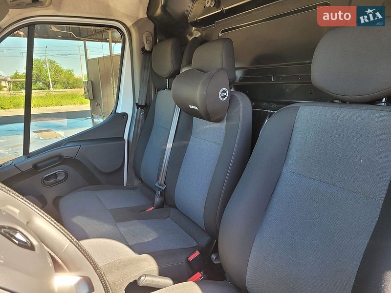 Микроавтобус грузовой (до 3,5т) Renault Master 2023 в Николаеве