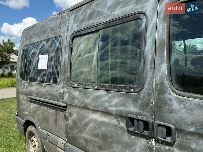 Вантажопасажирський фургон Renault Master 2006 в Знаменівці