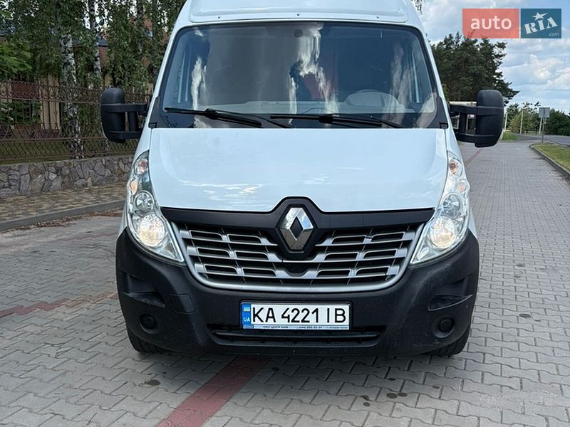 Грузовой фургон Renault Master 2015 в Маневичах