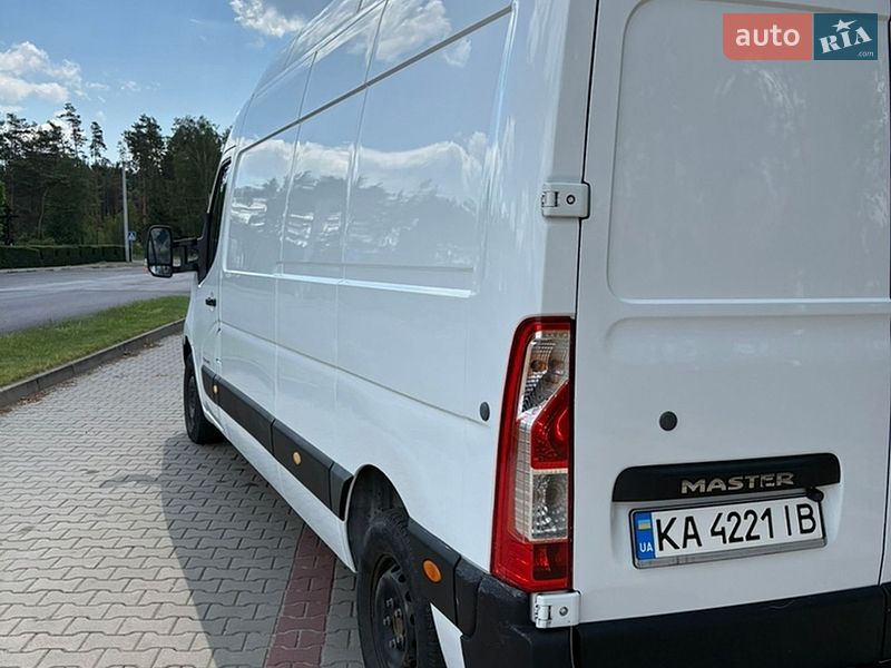 Грузовой фургон Renault Master 2015 в Маневичах