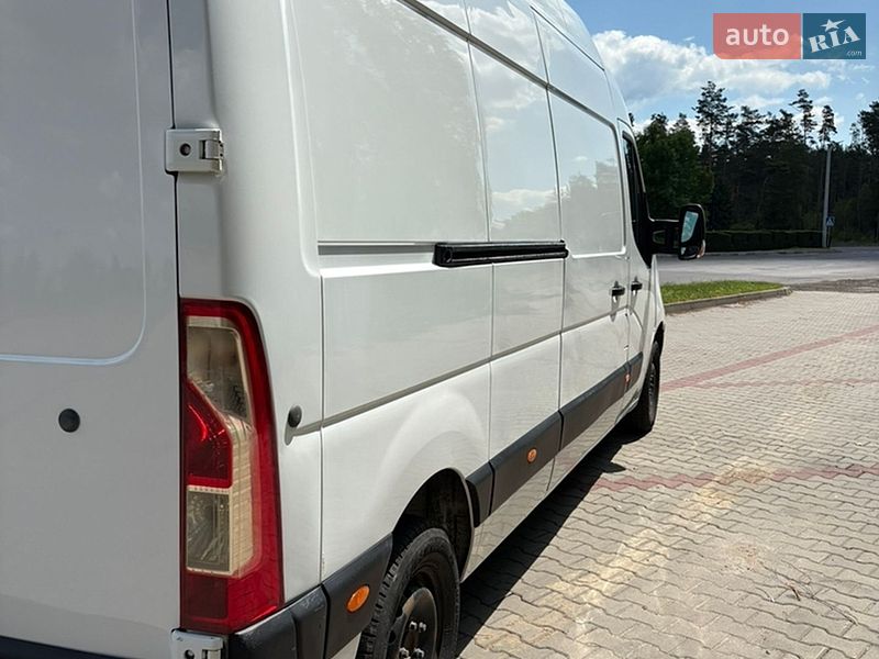 Грузовой фургон Renault Master 2015 в Маневичах