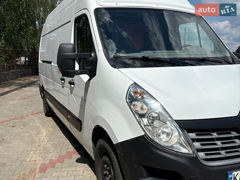 Грузовой фургон Renault Master 2015 в Маневичах