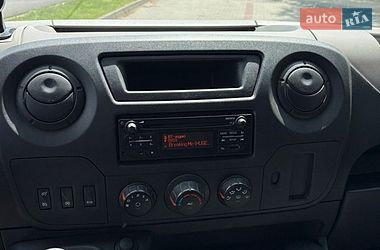 Грузовой фургон Renault Master 2015 в Маневичах