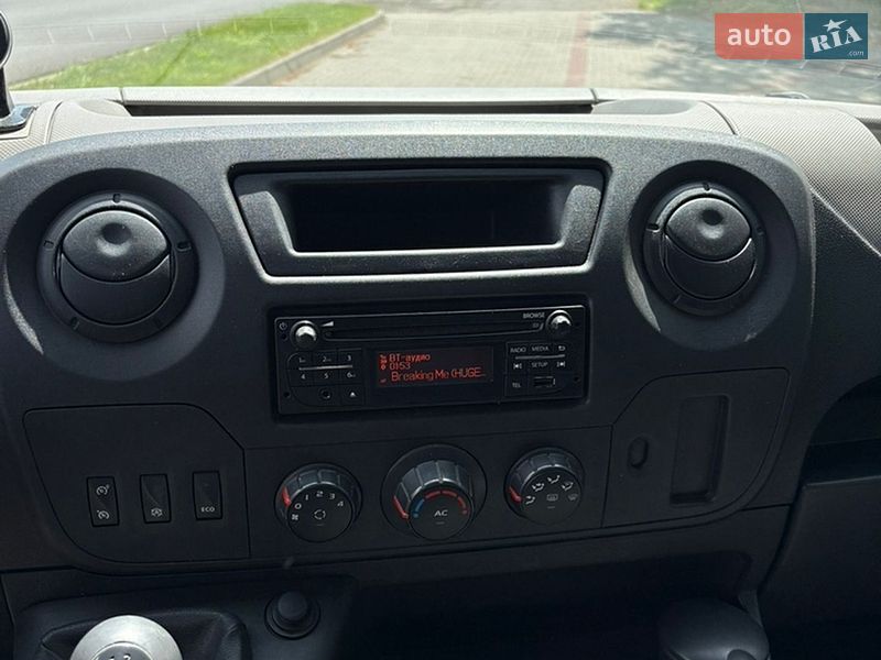 Грузовой фургон Renault Master 2015 в Маневичах