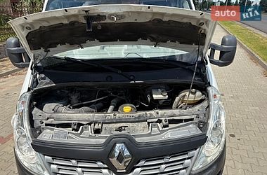 Грузовой фургон Renault Master 2015 в Маневичах