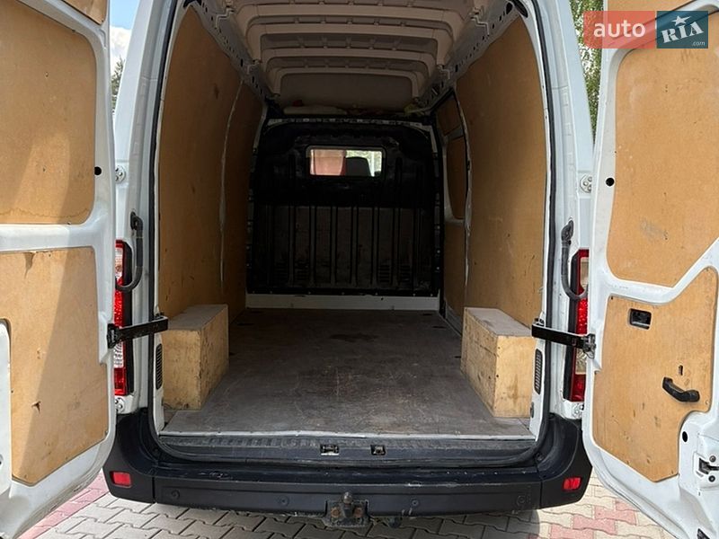 Грузовой фургон Renault Master 2015 в Маневичах