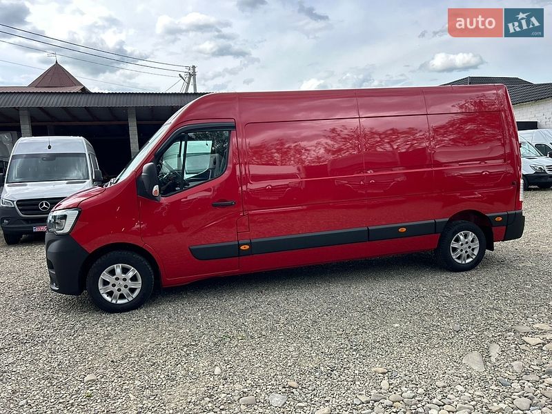 Грузовой фургон Renault Master 2024 в Хусте