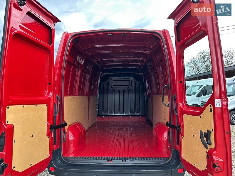 Грузовой фургон Renault Master 2024 в Хусте