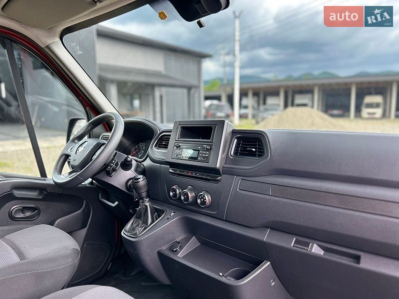 Грузовой фургон Renault Master 2024 в Хусте