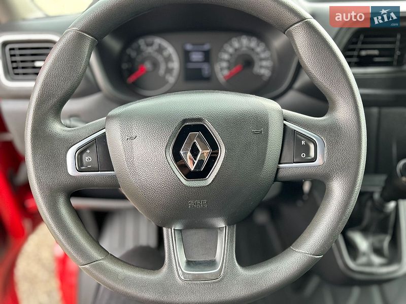 Грузовой фургон Renault Master 2024 в Хусте