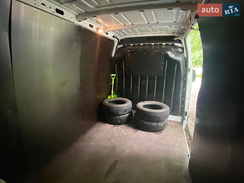 Вантажний фургон Renault Master 2019 в Києві