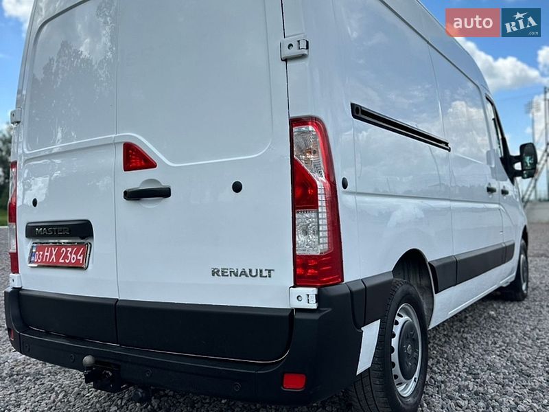 Вантажний фургон Renault Master 2019 в Львові