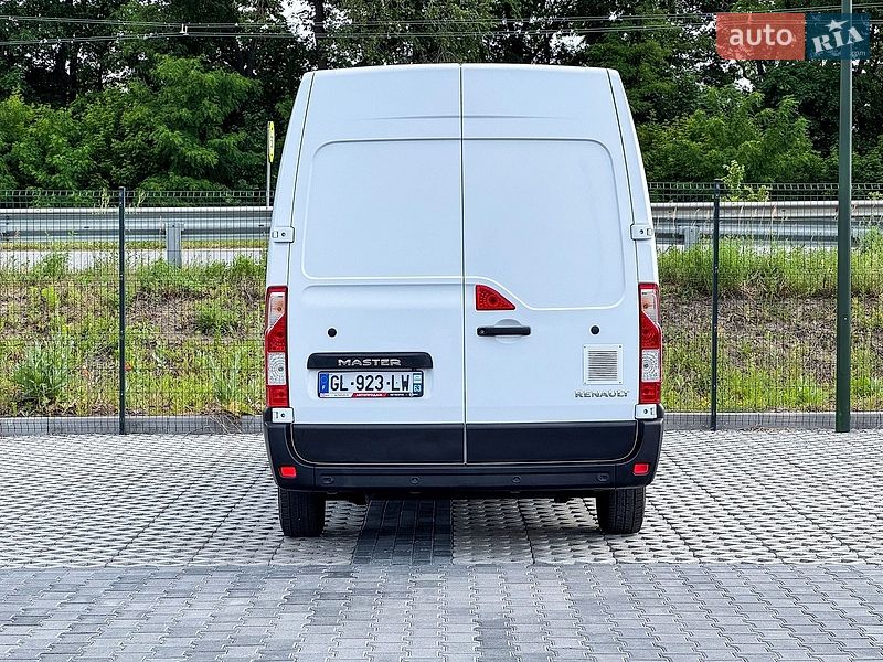 Вантажний фургон Renault Master 2022 в Рівному