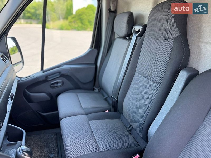 Вантажний фургон Renault Master 2021 в Рівному