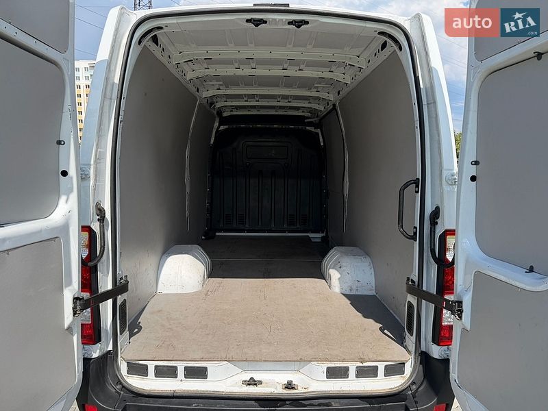 Микроавтобус грузовой (до 3,5т) Renault Master 2022 в Буче