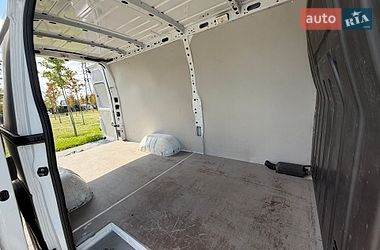 Микроавтобус грузовой (до 3,5т) Renault Master 2022 в Буче