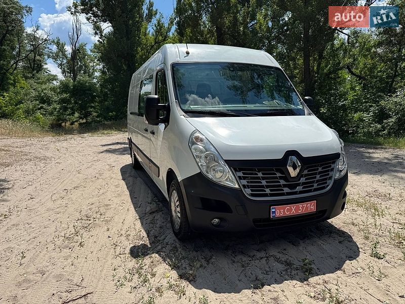 Вантажний фургон Renault Master 2015 в Полтаві