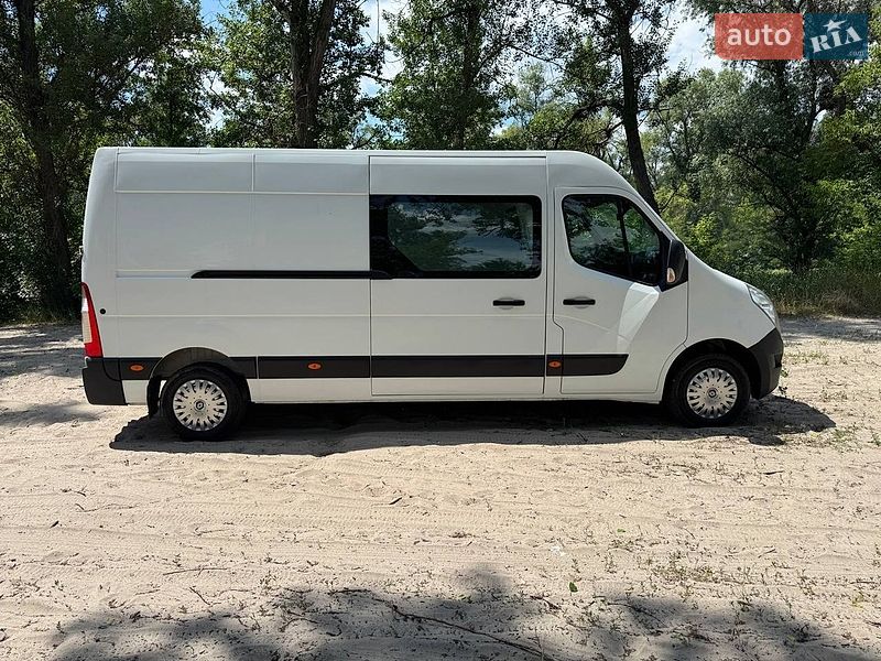 Вантажний фургон Renault Master 2015 в Полтаві