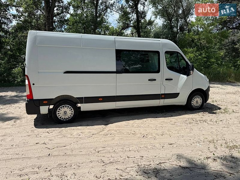 Вантажний фургон Renault Master 2015 в Полтаві
