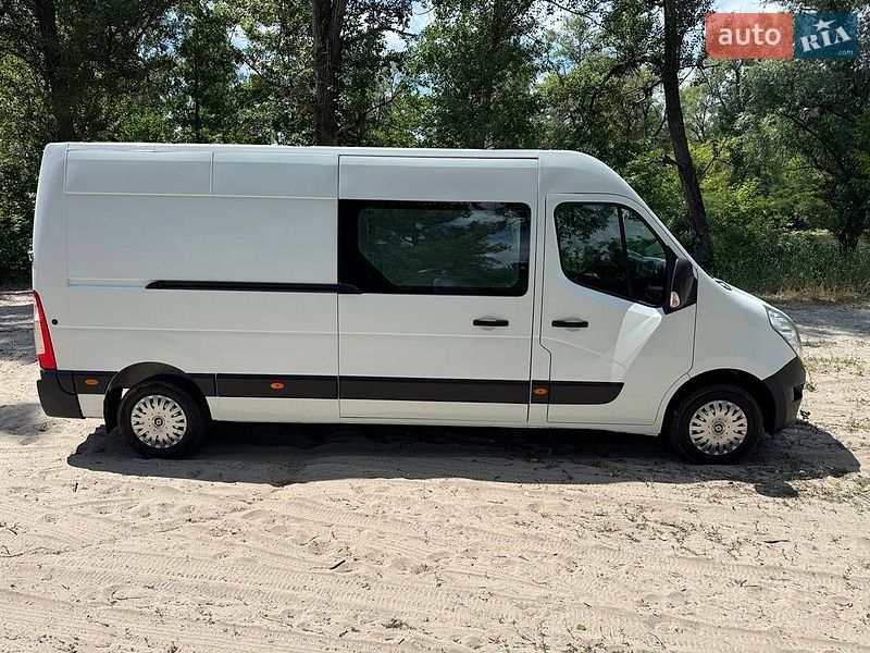 Вантажний фургон Renault Master 2015 в Полтаві