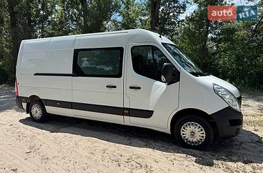 Вантажний фургон Renault Master 2015 в Полтаві