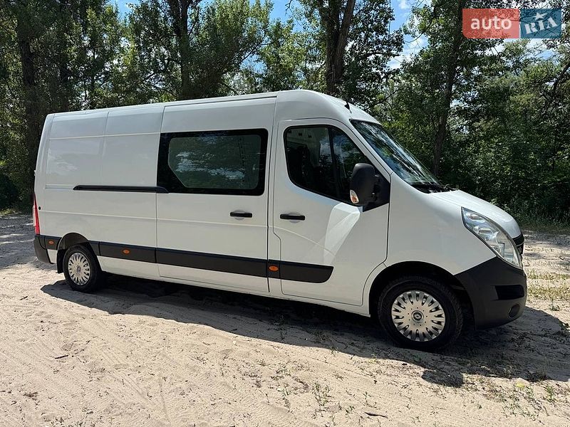 Вантажний фургон Renault Master 2015 в Полтаві