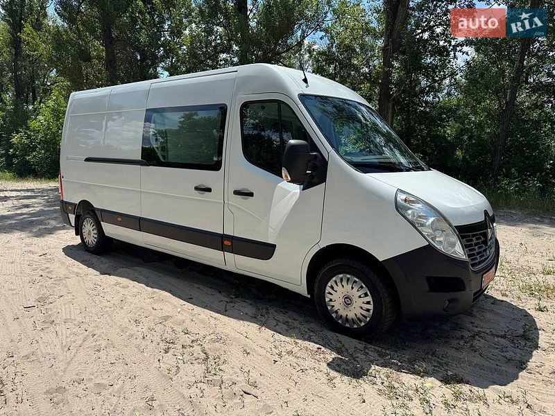 Вантажний фургон Renault Master 2015 в Полтаві