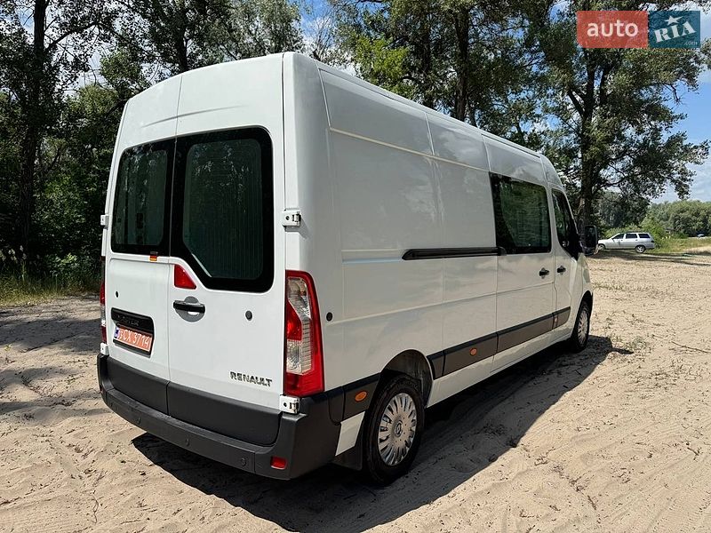 Вантажний фургон Renault Master 2015 в Полтаві