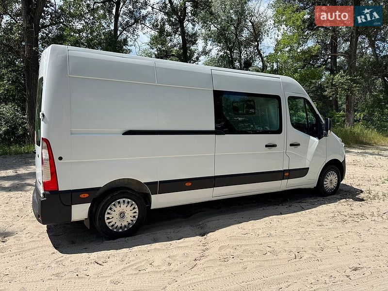 Вантажний фургон Renault Master 2015 в Полтаві