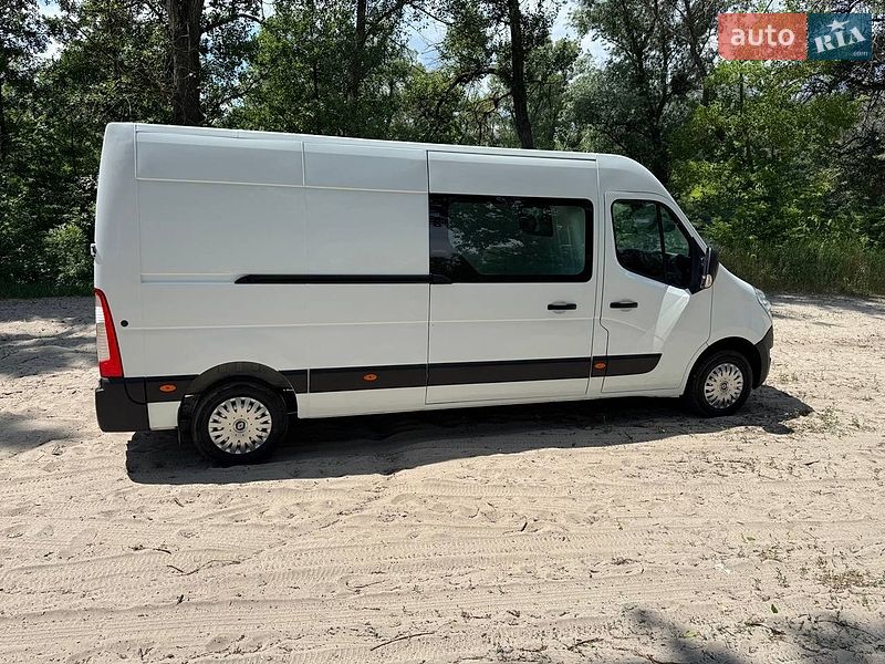 Вантажний фургон Renault Master 2015 в Полтаві