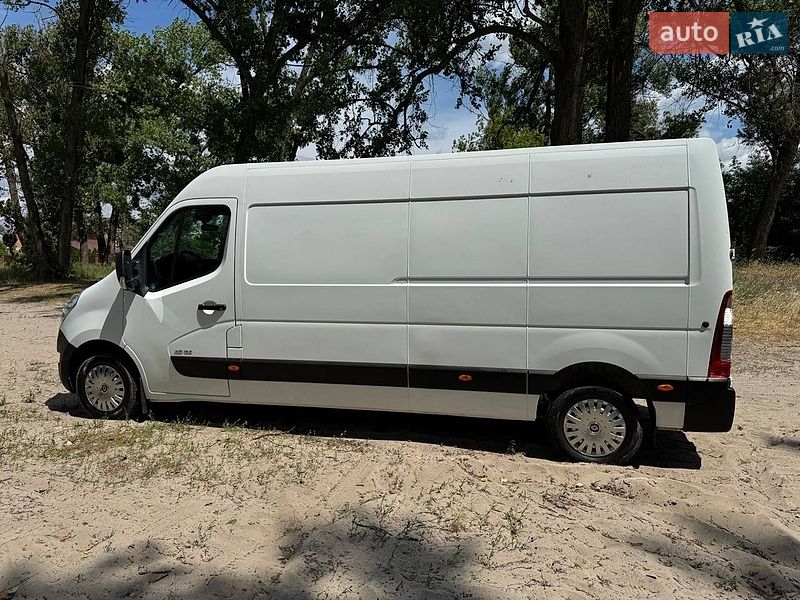 Вантажний фургон Renault Master 2015 в Полтаві