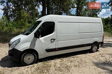 Вантажний фургон Renault Master 2015 в Полтаві