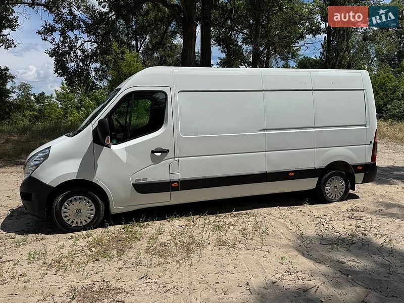 Вантажний фургон Renault Master 2015 в Полтаві