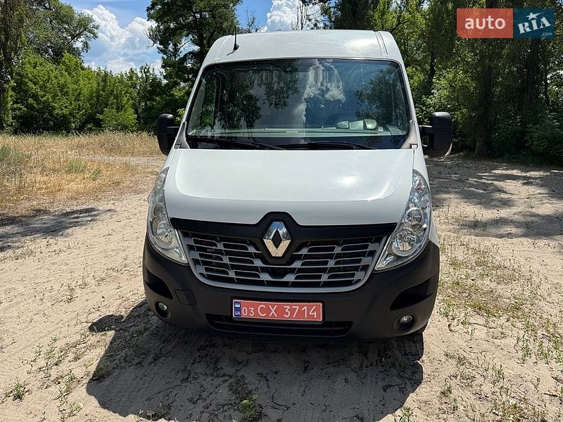Вантажний фургон Renault Master 2015 в Полтаві