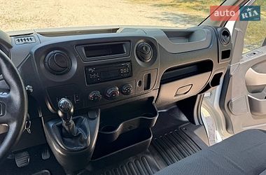 Вантажний фургон Renault Master 2015 в Полтаві
