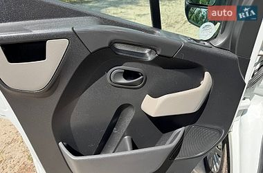 Вантажний фургон Renault Master 2015 в Полтаві