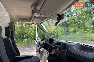 Вантажний фургон Renault Master 2015 в Полтаві