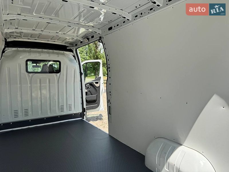 Грузовой фургон Renault Master 2015 в Полтаве