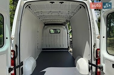 Вантажний фургон Renault Master 2015 в Полтаві
