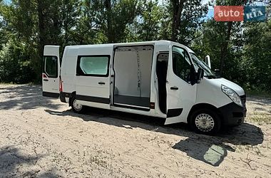 Вантажний фургон Renault Master 2015 в Полтаві