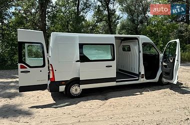 Вантажний фургон Renault Master 2015 в Полтаві