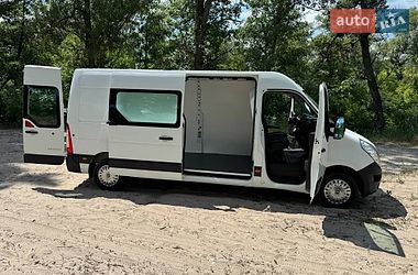 Вантажний фургон Renault Master 2015 в Полтаві