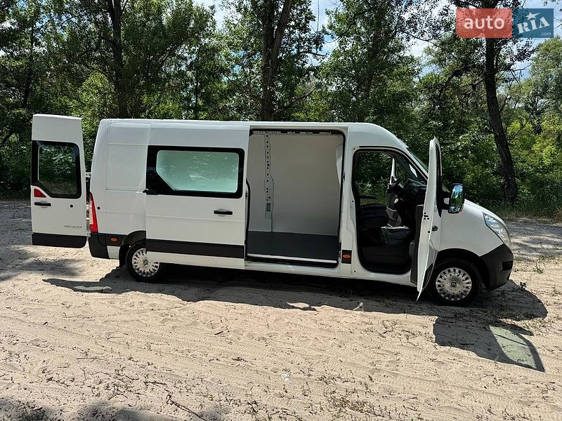 Вантажний фургон Renault Master 2015 в Полтаві
