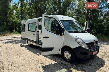 Вантажний фургон Renault Master 2015 в Полтаві
