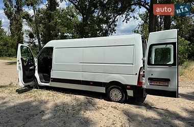 Вантажний фургон Renault Master 2015 в Полтаві