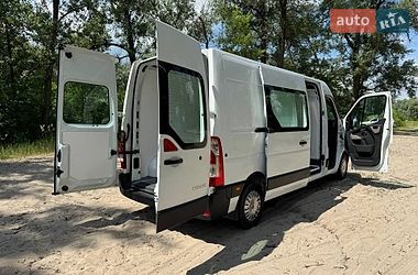 Вантажний фургон Renault Master 2015 в Полтаві